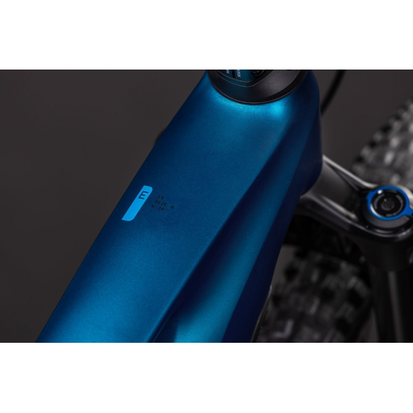 CUBE STEREO HYBRID ONE44 EX 800 detalla cuadro