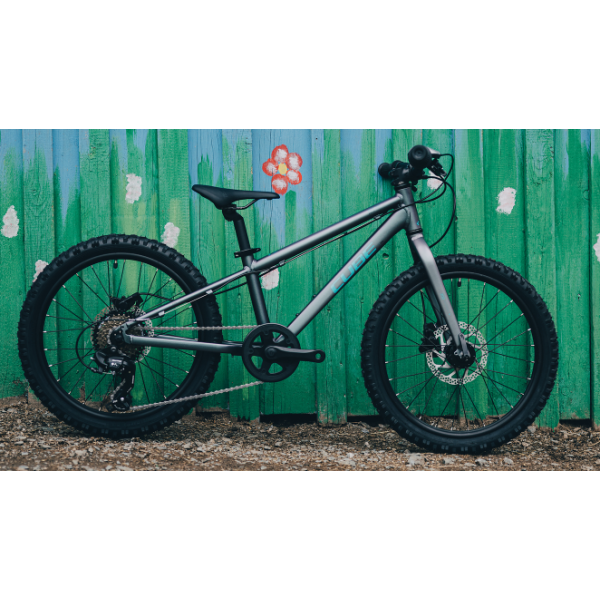 bici lateral con fondo CUBE ACID 200 DISC