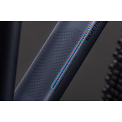 detalle pintura CUBE REACTION SLX