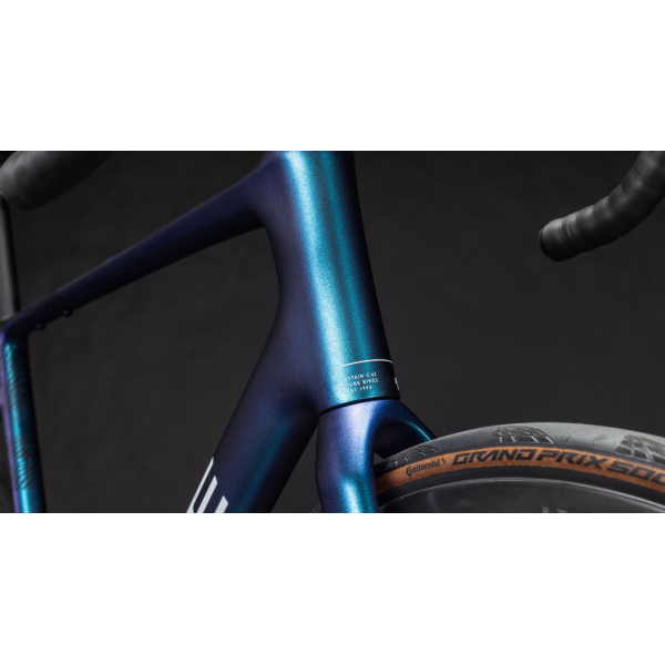 detalle frontal Cube Attain C:62 SLT